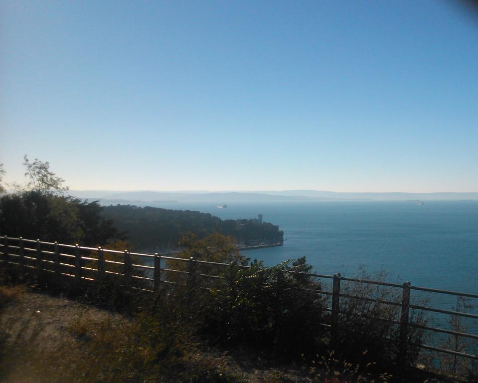 Casa Vacanze All'Angolo Triëst Buitenkant foto