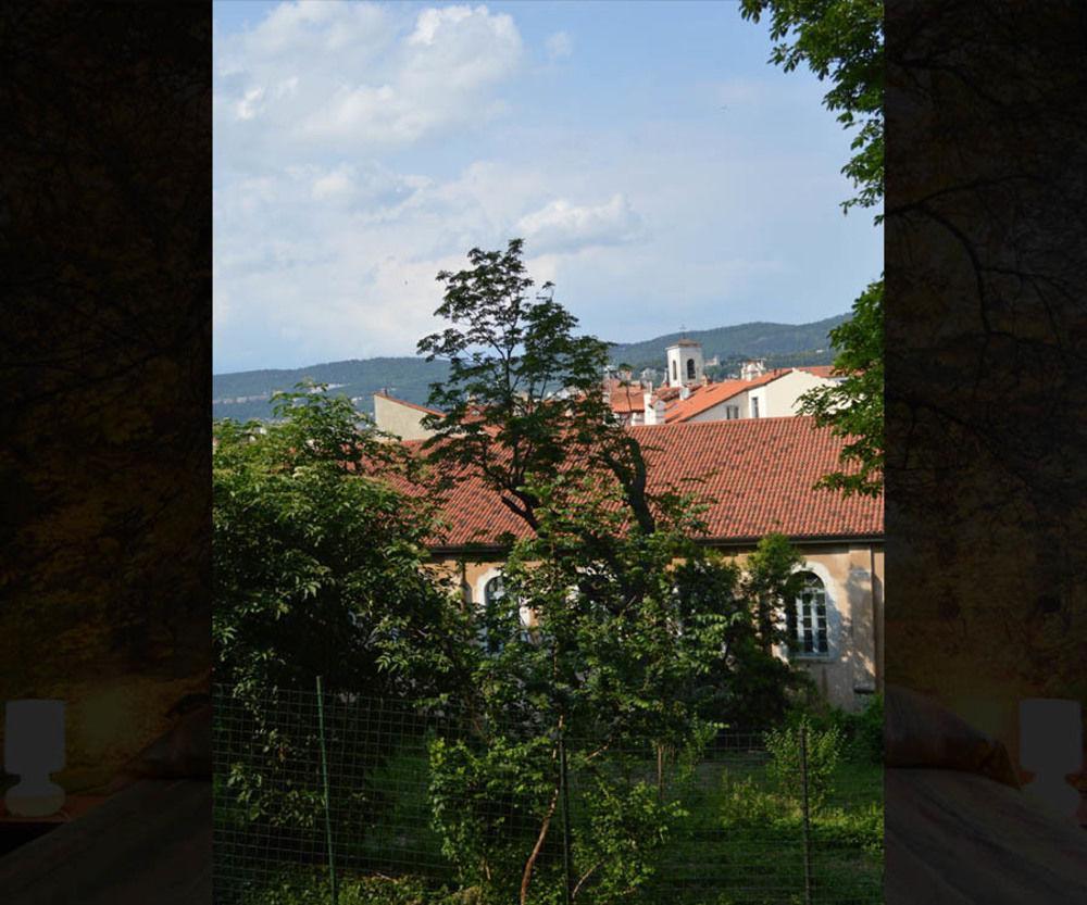 Casa Vacanze All'Angolo Triëst Buitenkant foto