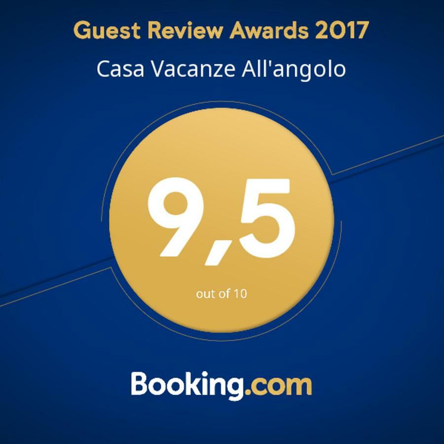 Casa Vacanze All'Angolo Triëst Buitenkant foto