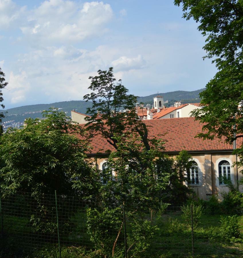 Casa Vacanze All'Angolo Triëst Buitenkant foto